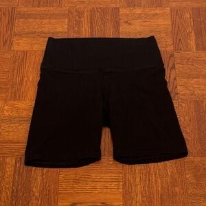 Aritzia TNA Black Biker Shorts M